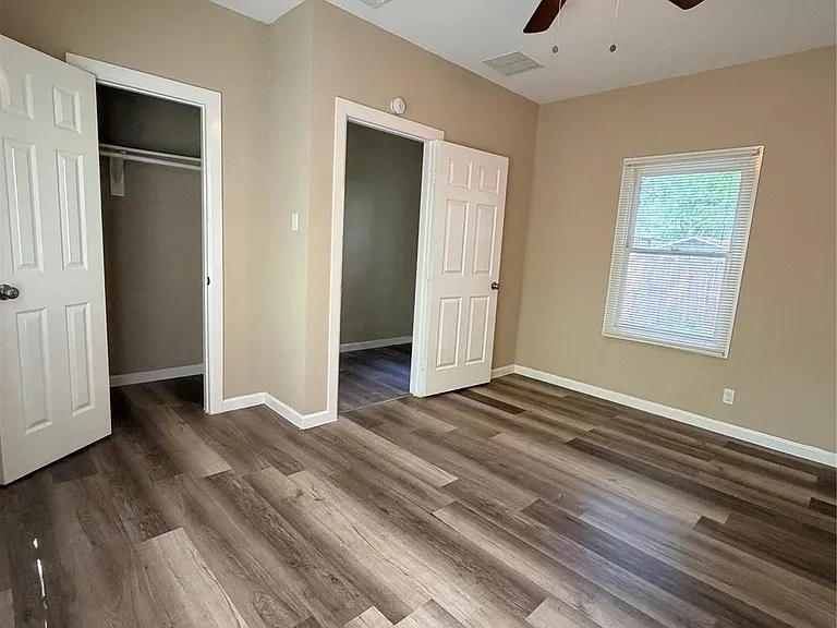 516 Hurst St — Photo 12