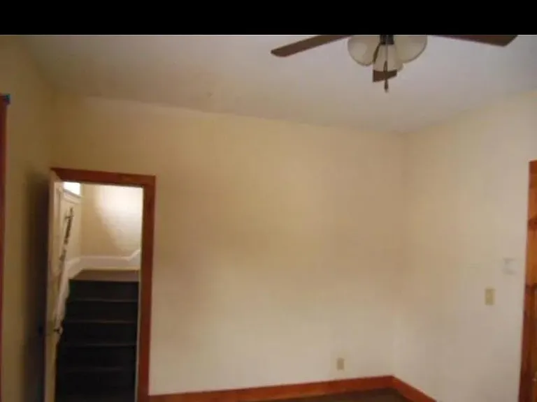 327 N Johnston Ave — Photo 2