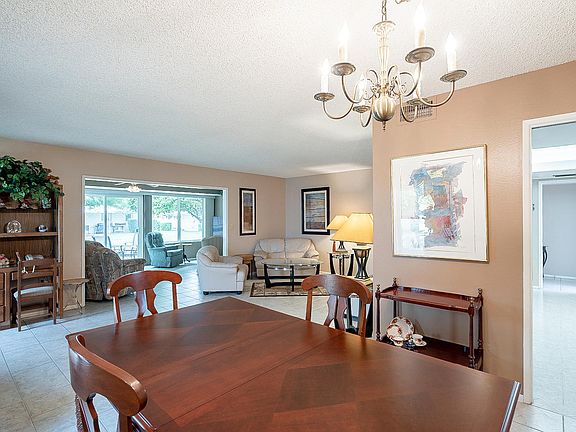 5th image of 13617 N Hawthorn Dr