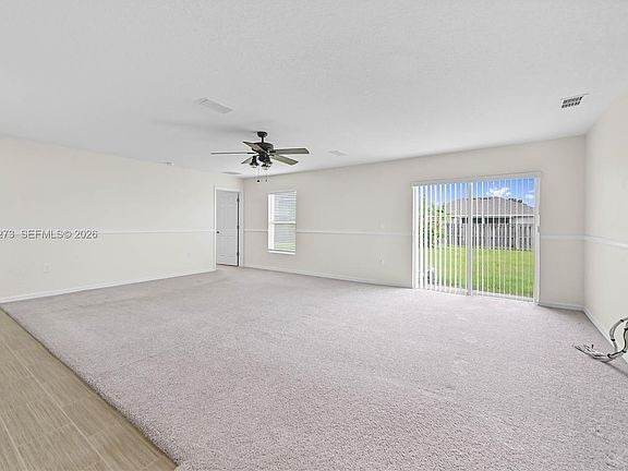 4th image of 361 SW Thornhill Dr