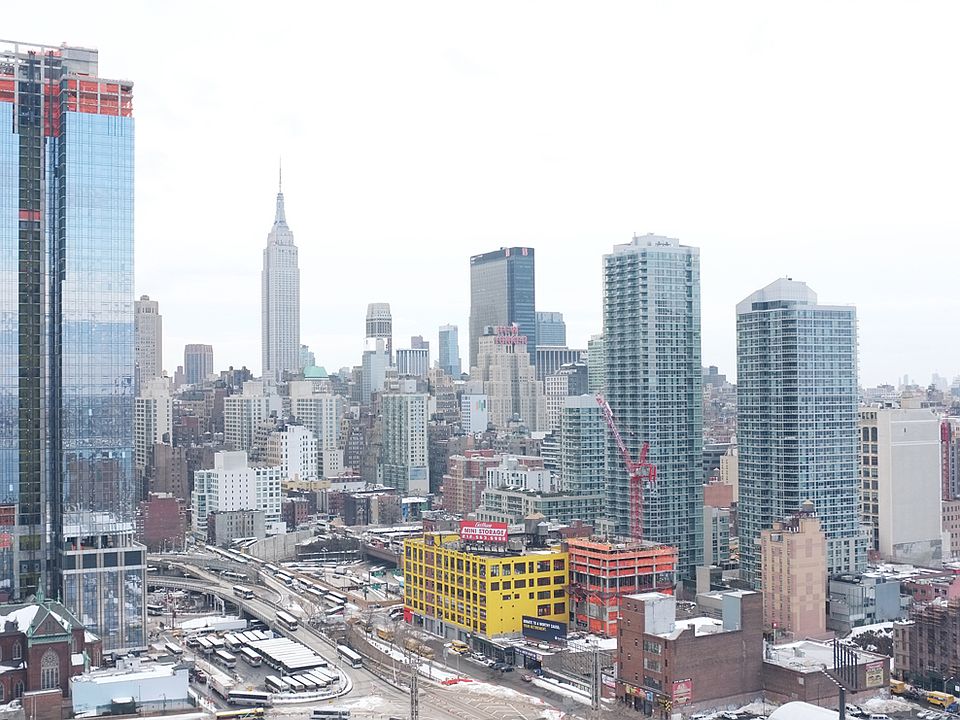 1st image of 650 W 42nd St APT 2109