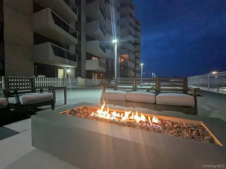 360 Shore Rd #2H — Photo 15