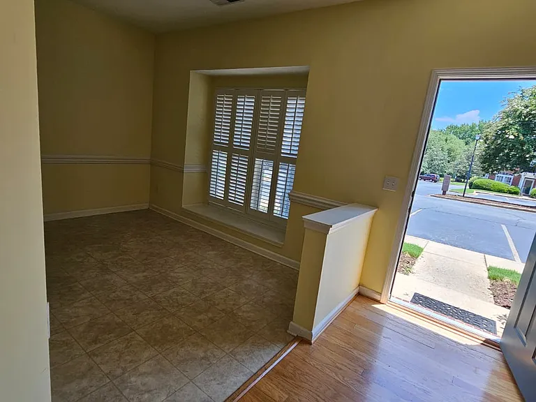 142 Spring Crossing Cir — Photo 11