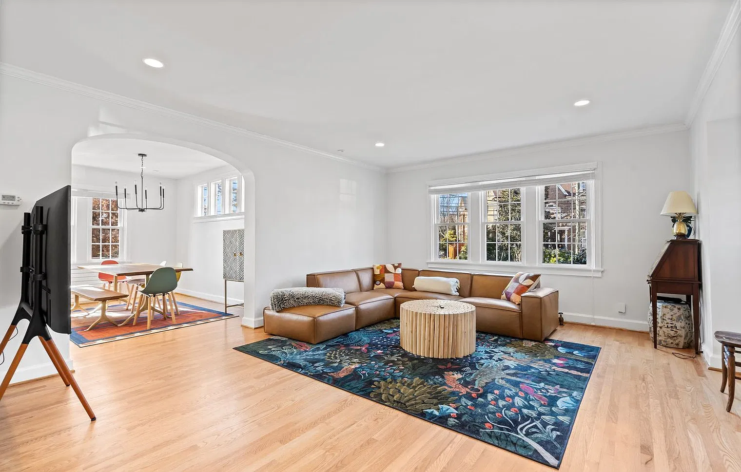 3 bed, 1.0 bath, 1539 sqft, $9,918 — Photo 3
