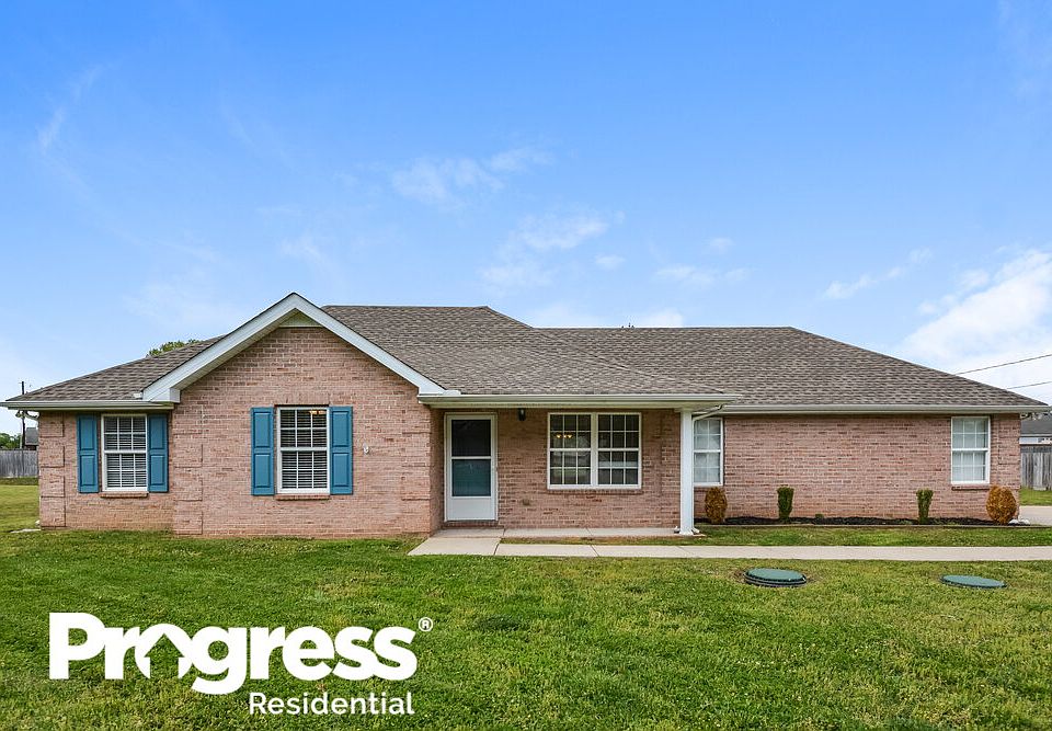 1st image of 144 Centerrock Dr