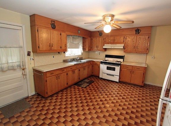 4th image of 2706 Washington Ave