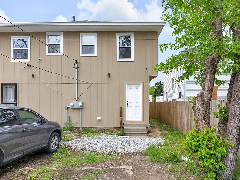 411 N Oakland Ave — Photo 20