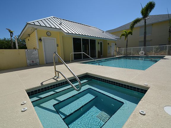 4th image of 296 E Tin Roof Ave #604
