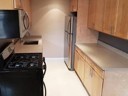 2nd image of 2040 Bruckner Blvd APT 1J