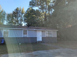 208 Elm Ln #A, Camden, AR 71701
