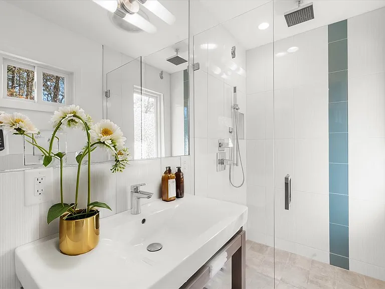 2420 Cove Cir — Photo 32