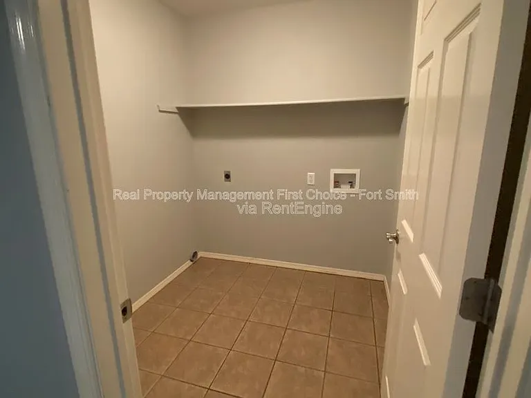 1475 Gate Dr — Photo 9