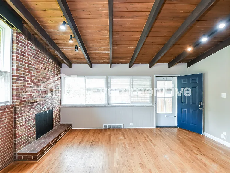 7823 Milan Ave — Photo 5