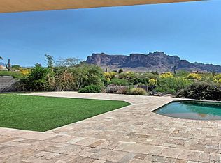 933 N Roadrunner Rd, Apache Junction, AZ 85119