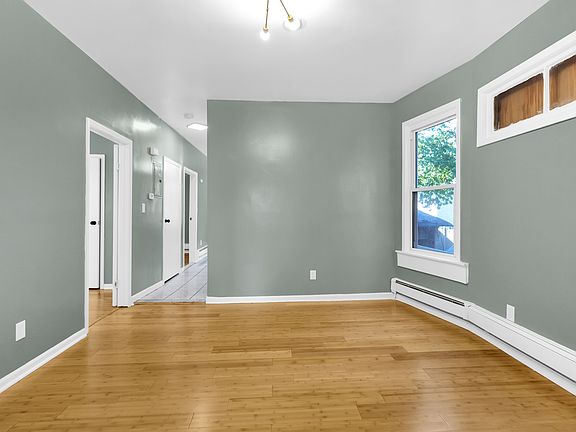 3rd image of 35 Coit St APT 1
