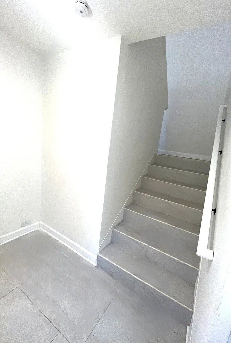 Building Photo - 3919 Jamieson Ave #1E