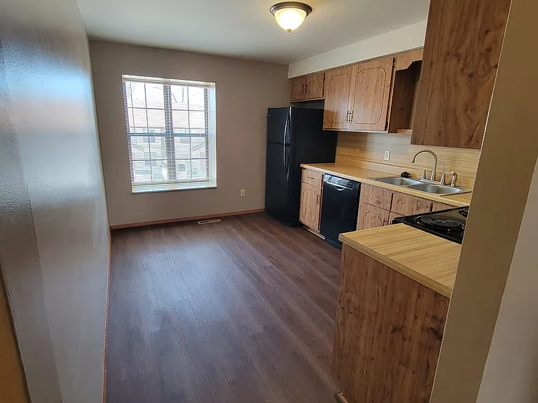 410 S Thompson St #D — Photo 11