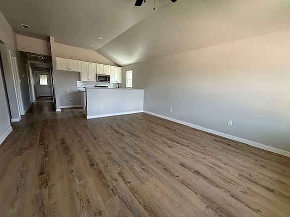 4th image of 962 Minda St