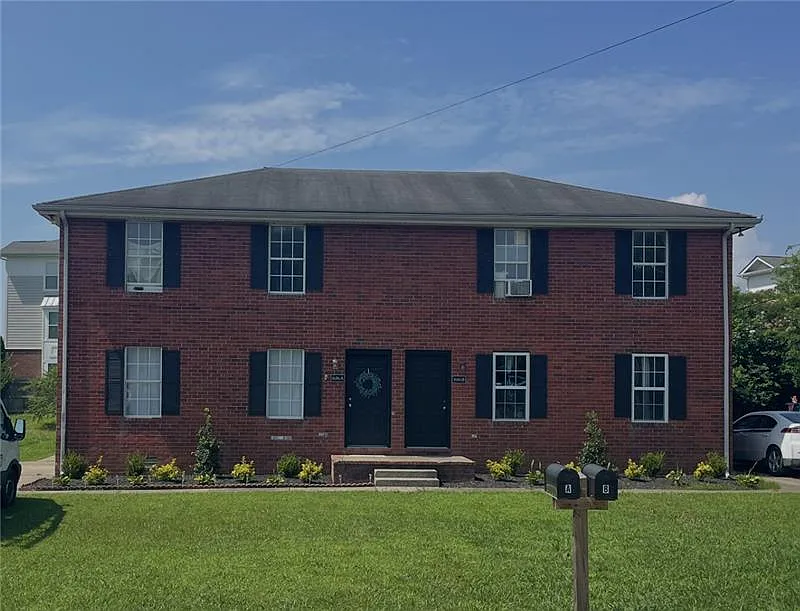1686 Classic View Dr #B