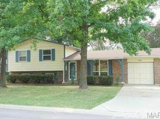 3 W Meadow Dr, Saint Peters, MO