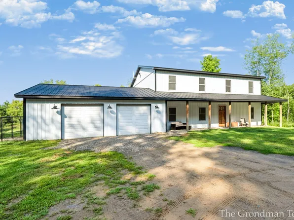 9418 Deer Valley Dr, Greenville, MI 48838