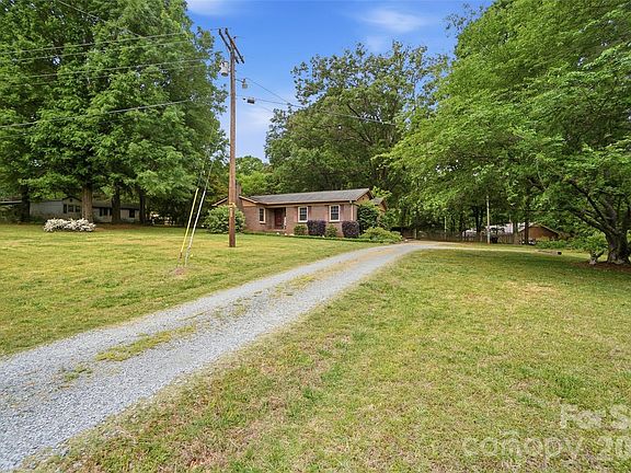 2nd image of 1621 Love Rd