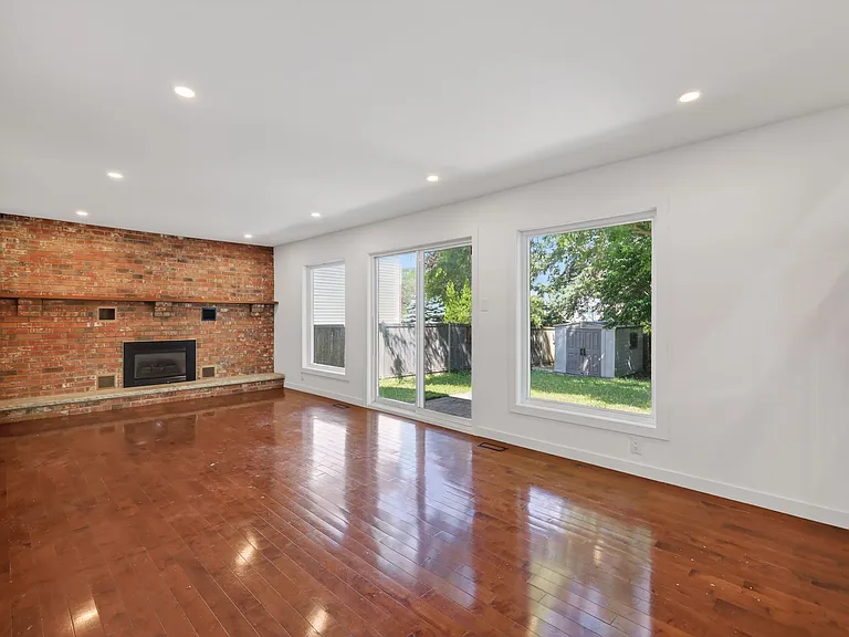 898 Explorer Ln — Photo 14