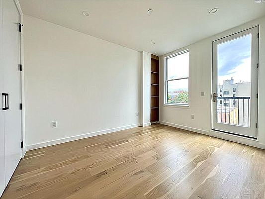 4th image of 27-16 Newtown Ave #4R