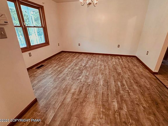 5th image of 2536 Yellowstone Dr