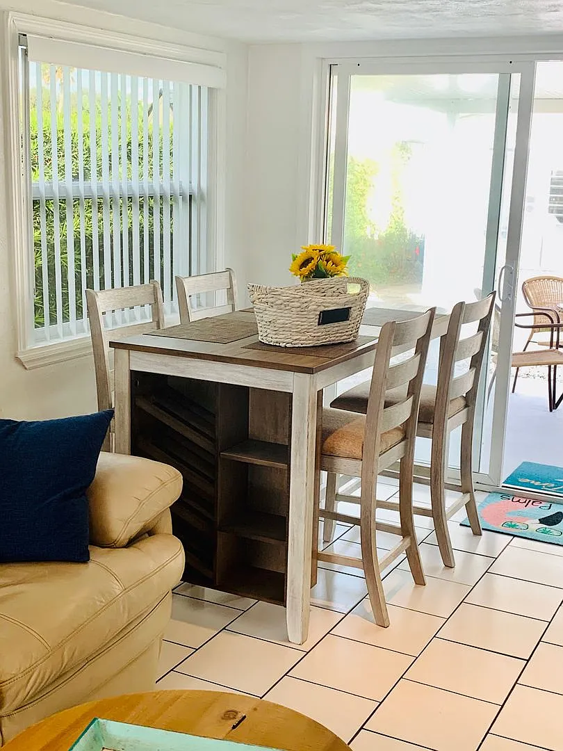 Beachside Bungalow — Photo 4