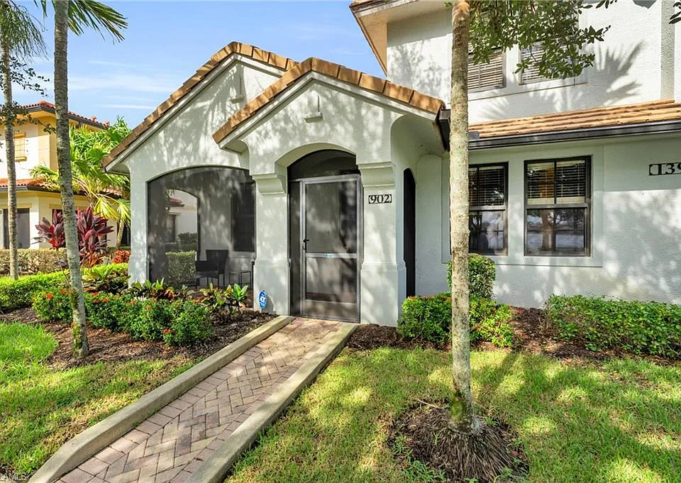 1391 Santiago Cir #902