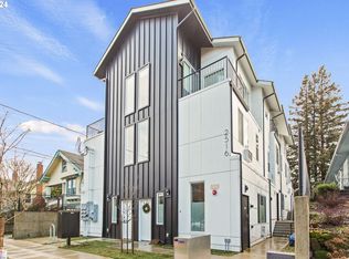 2516 NE Flanders St #5, Portland, OR 97232