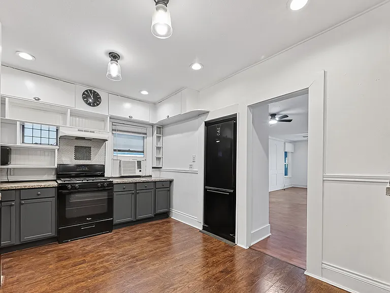 5618 Belmark St — Photo 11