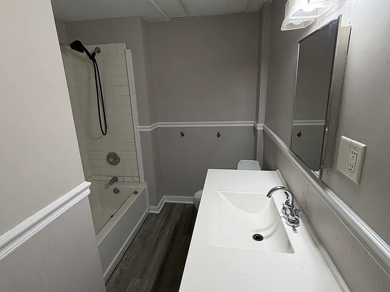 423 Hancock St #3 — Photo 5