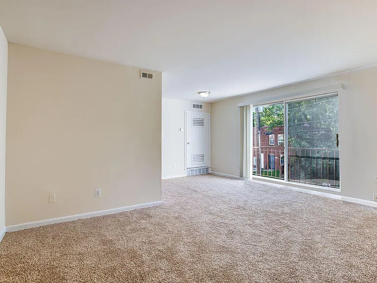 5120 Astor Pl SE — Photo 4