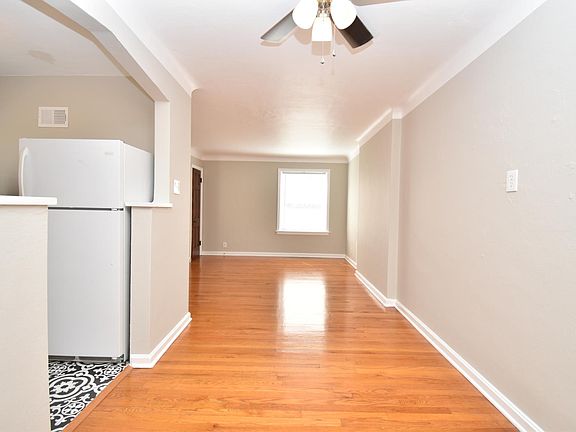 4th image of 6349 Sutherland Ave #2