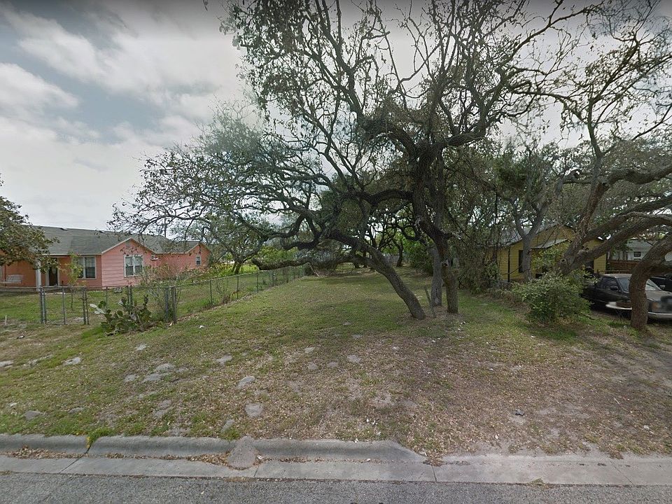 1st image of 639 N Houston St