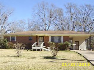 303 Cedar St, Summit, MS 39666