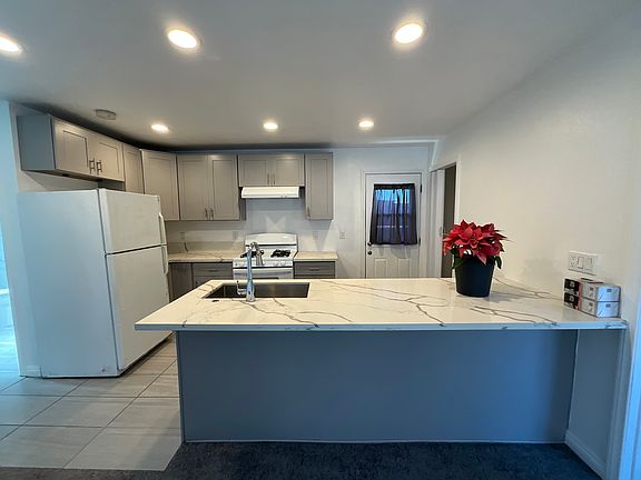 5th image of 9727 Glandon St #Adu