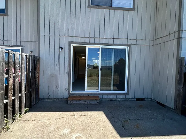 834 Homedale Rd — Photo 23