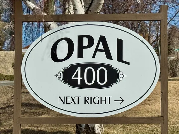 400 Opal Dr #201, Logan Lake, BC V0K 1W0