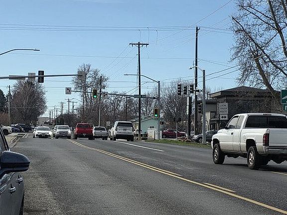 4th image of 3331 5th St