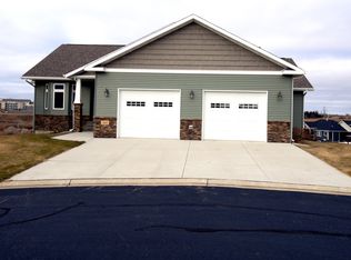 3400 Edgewoodvillage Ct, Bismarck, ND 58503
