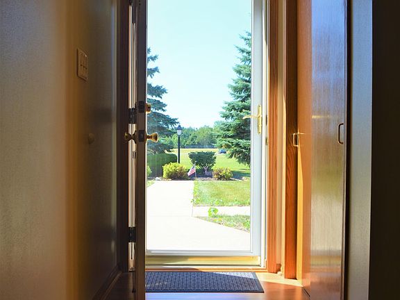 3rd image of 1274 Village Centre Dr Unit 1