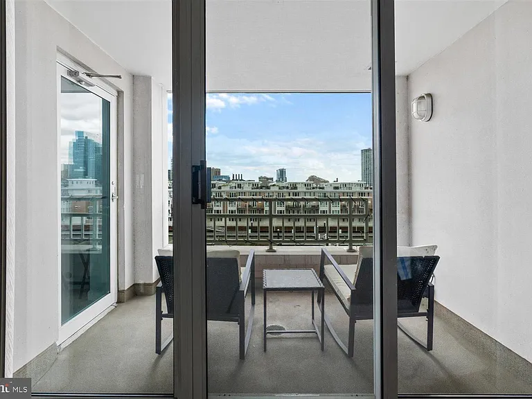 100 Harborview Dr #411 — Photo 15