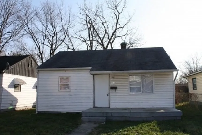 1825 Wilcox St photo 1