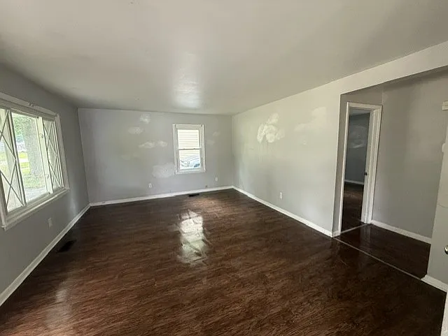3 bed, 1008 sqft, $900 — Photo 1