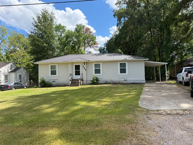 609 Belvedere Rd — Photo 1