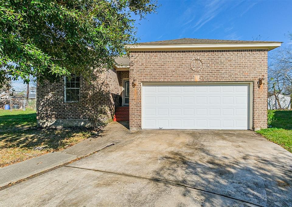 1st image of 5519 Cedarburg Drive
