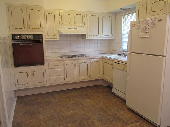 5th image of 31C Cambridge Ct #1003